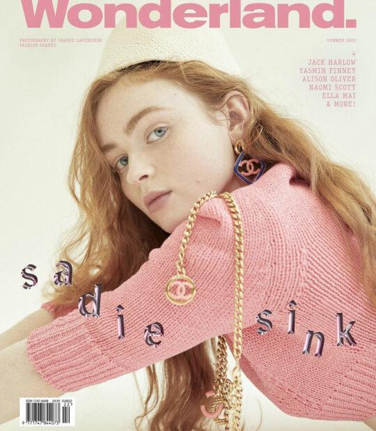 Chica sexy Sadie Sink