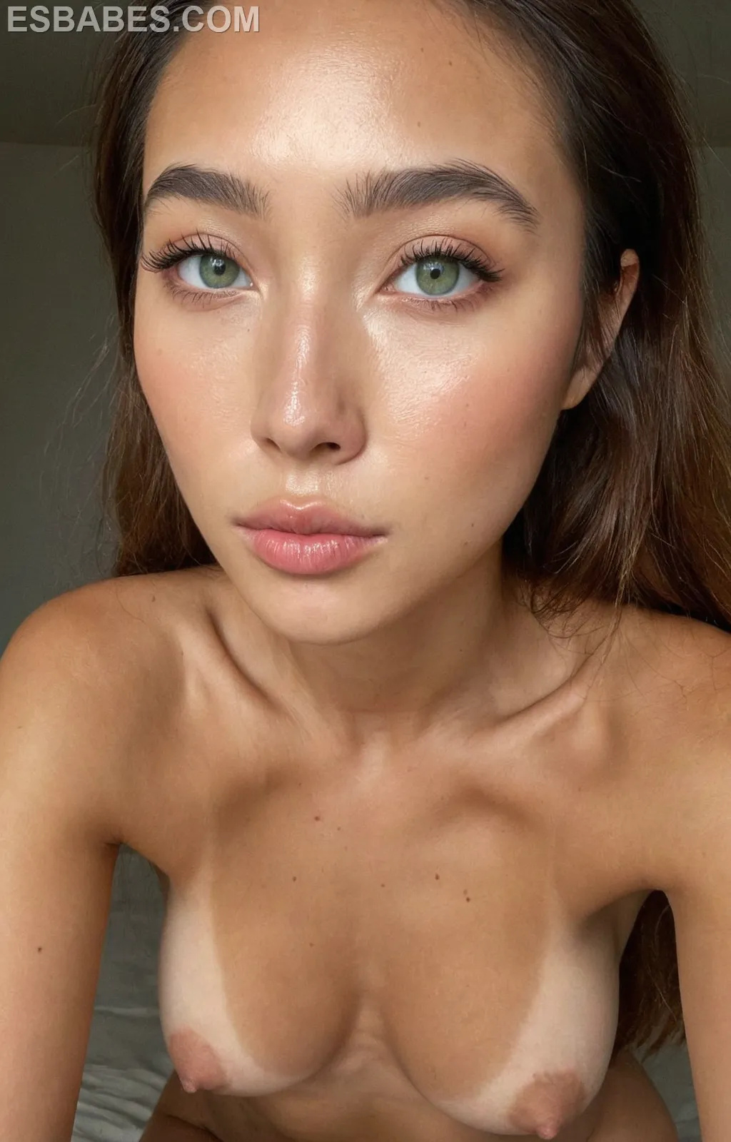 Holly James Desnuda - Imagen hiperrealista generada con IA, detalle fotográfico