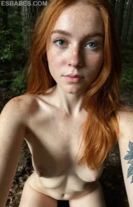 Selfie Naked Desnuda Intimo - Imagen IA hiperrealista
