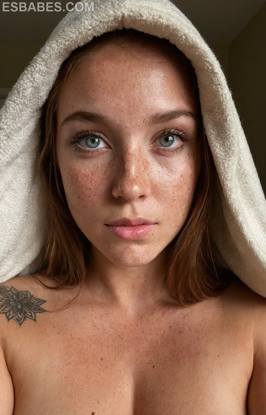 Afeitada Tetona Morena Jade Kush - Imagen hiperrealista generada con IA, detalle fotográfico