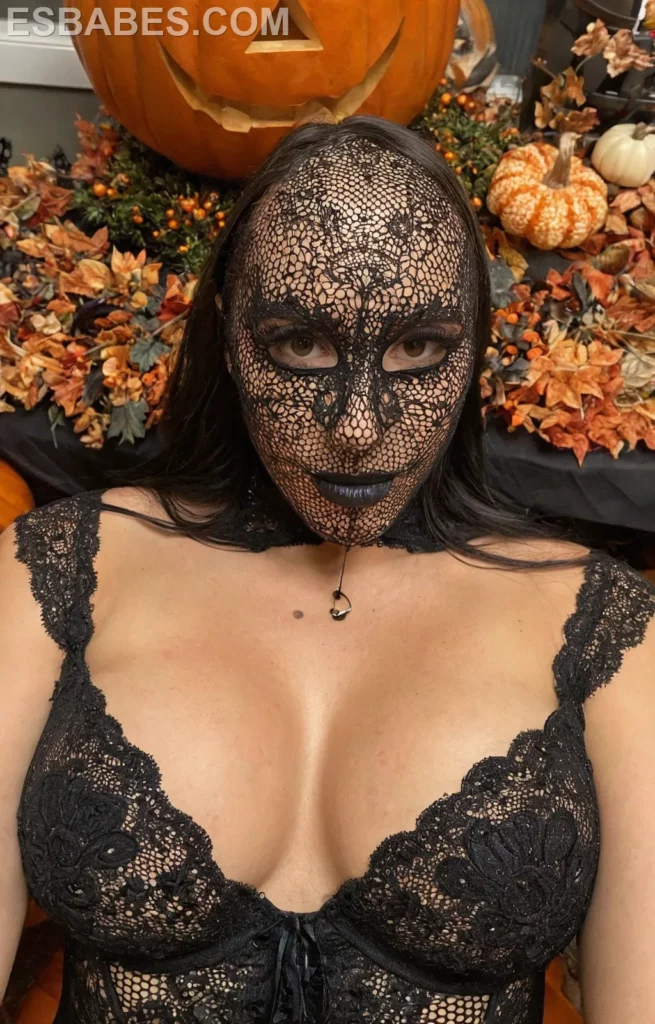 Curvy Latina Kiara Mia Desnuda Y Follada - Imagen IA hiperrealista
